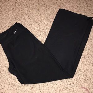 black nike yoga athletic pants